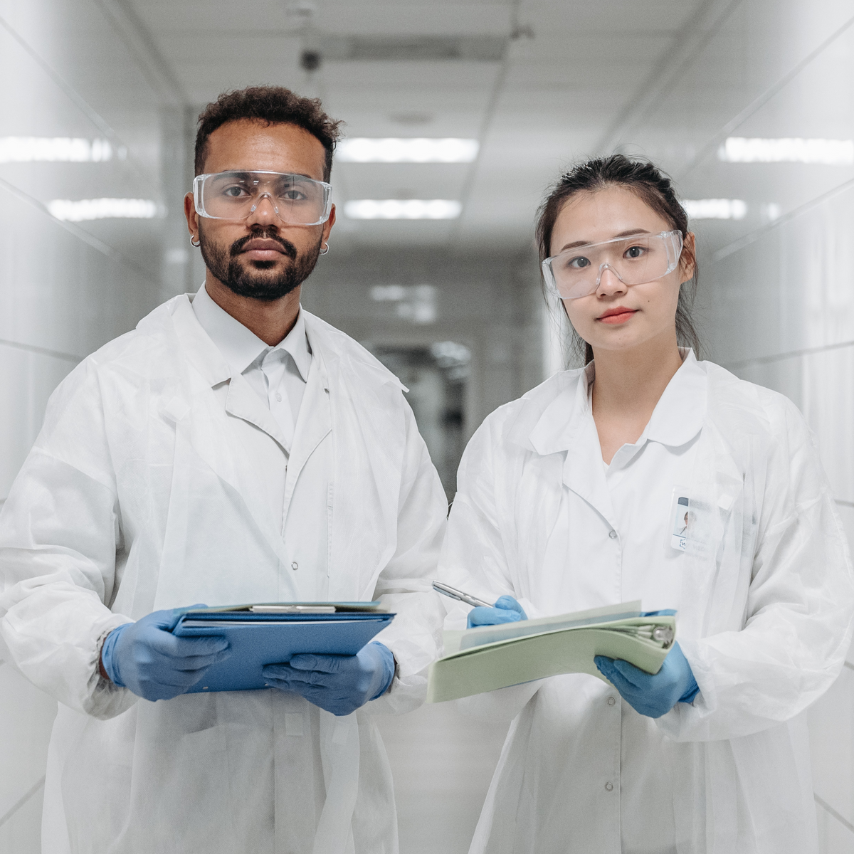 Suministro Garantizado de Materiales de Laboratorio de Bioquímica
